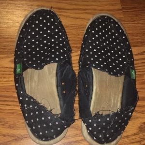 Polka dot Sanuks